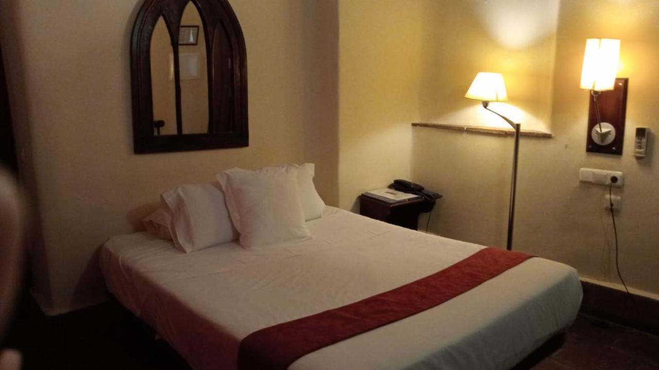 Casa Palacio Pilar Del Toro Grenade Chambre photo